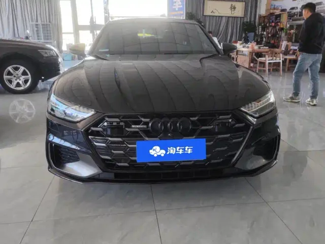 Audi A7L — Фото автомобиля 2