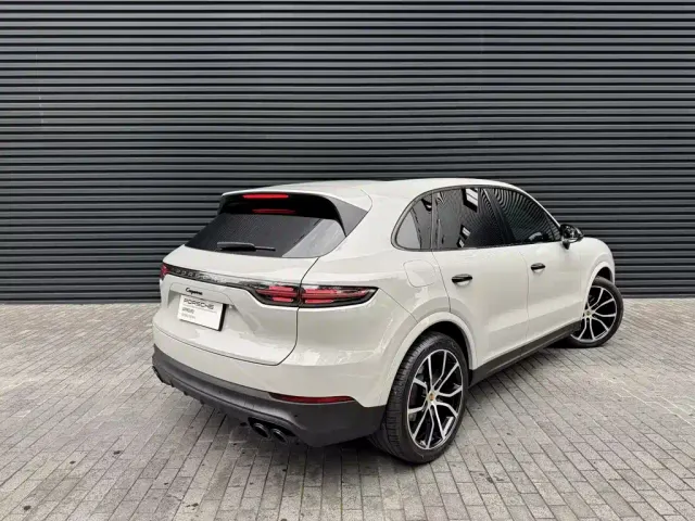Porsche Cayenne — Фото автомобиля 3