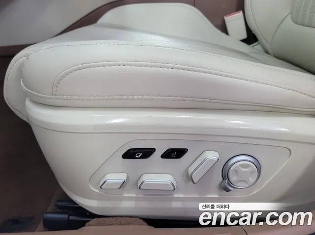 Hyundai Grandeur GN7 — Фото автомобиля 16