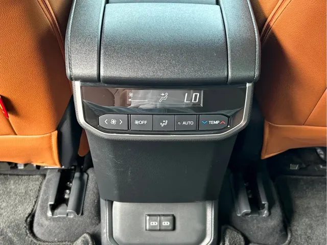 Toyota Highlander — Фото автомобиля 17
