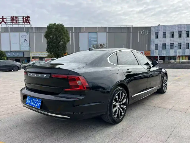 Volvo S90 — Фото автомобиля 7