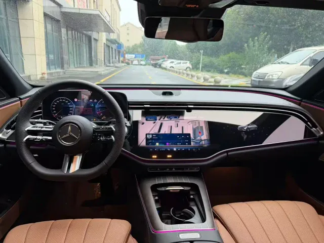 Mercedes-Benz E-Class — Фото автомобиля 7