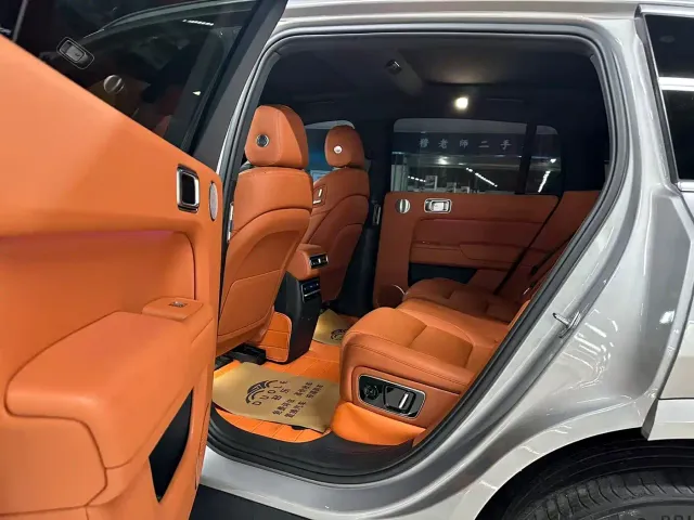 Li Auto L7 — Фото автомобиля 6