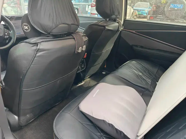 Toyota bZ5 — Фото автомобиля 5