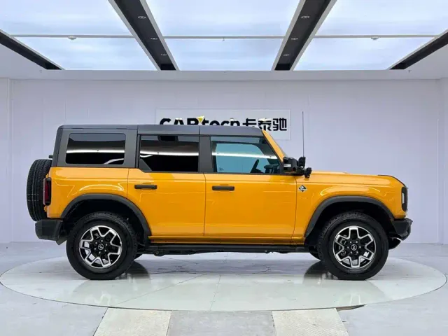 Ford Bronco — Фото автомобиля 6