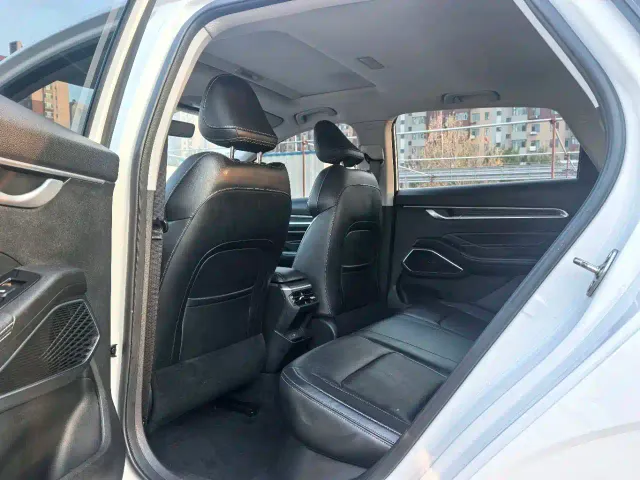 Geely Emgrand — Фото автомобиля 6