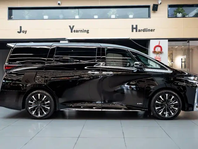 Toyota Vellfire — Фото автомобиля 3
