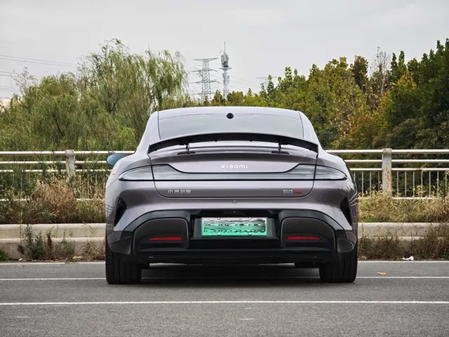 Xiaomi SU7 — Фото автомобиля 8