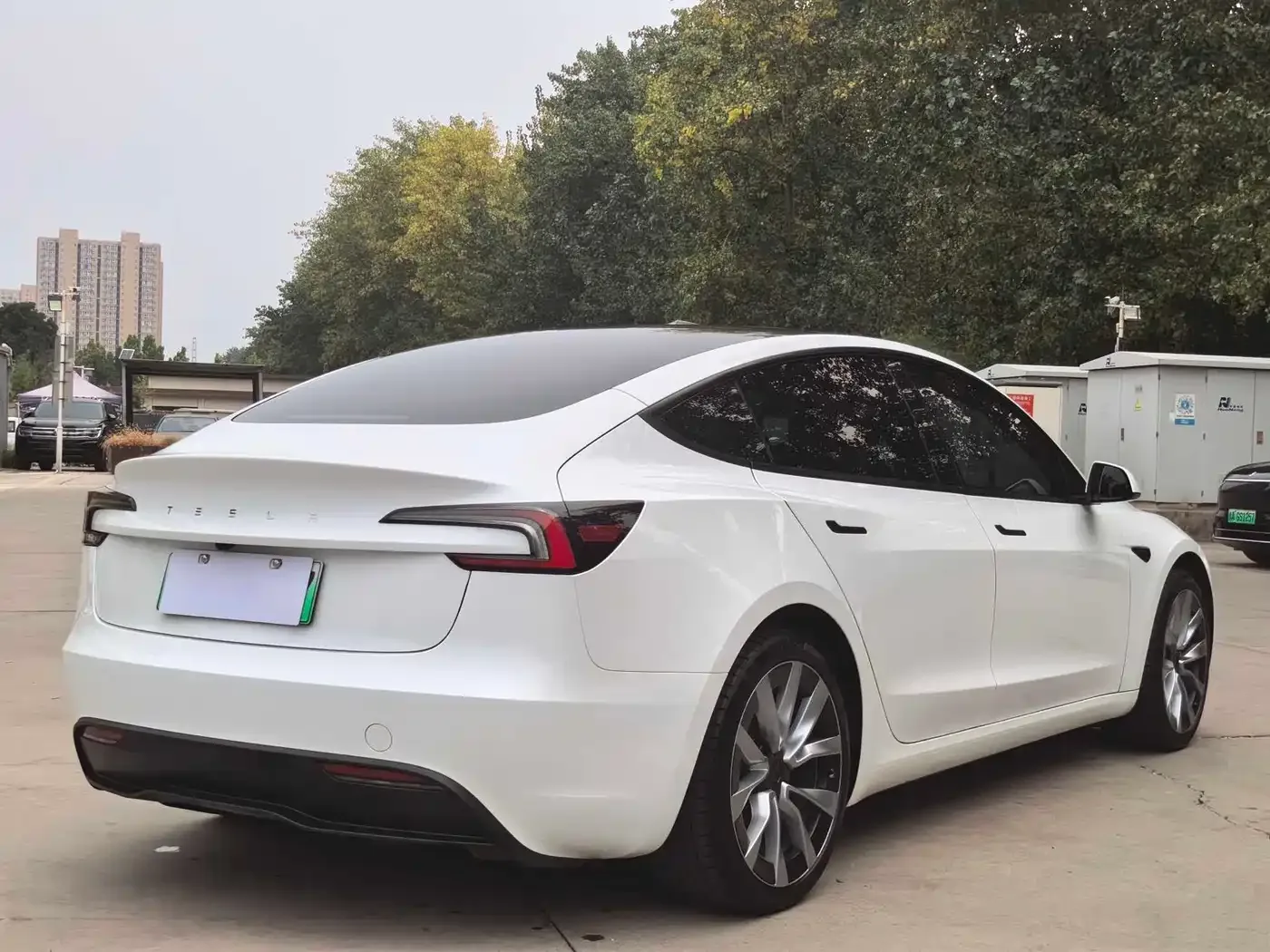 Tesla Model 3 2023 Rear-Wheel Drive — Фото автомобиля 16