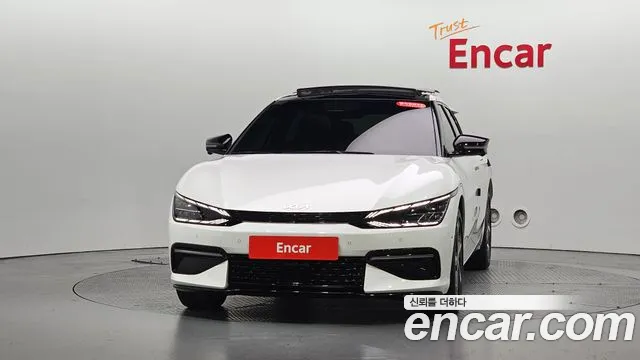 Kia EV6 — Фото автомобиля 2