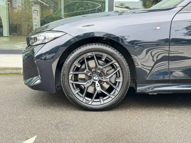 BMW 3 Series — Фото автомобиля 3