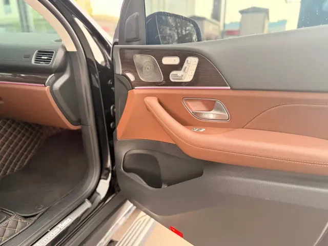 Mercedes-Benz GLE-Class — Фото автомобиля 23