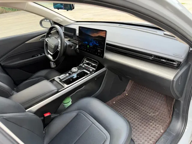 Wuling Starlight — Фото автомобиля 10