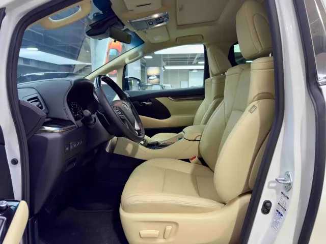 Toyota Vellfire — Фото автомобиля 15