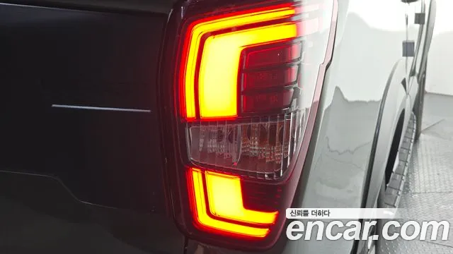 KG_Mobility_Ssangyong Rexton Новый Rexton Sport Khan Дизель 2.2 4WD — Фото автомобиля 23