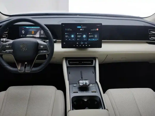 BYD Qin L — Фото автомобиля 12