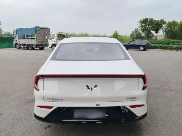 Wuling Starlight — Фото автомобиля 5