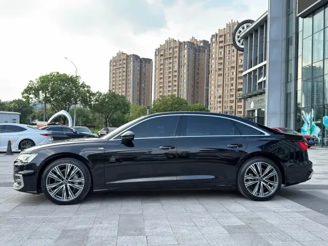 Audi Audi A6L 2023 Facelift 45 TFSI Premium Dynamic — Фото автомобиля 4