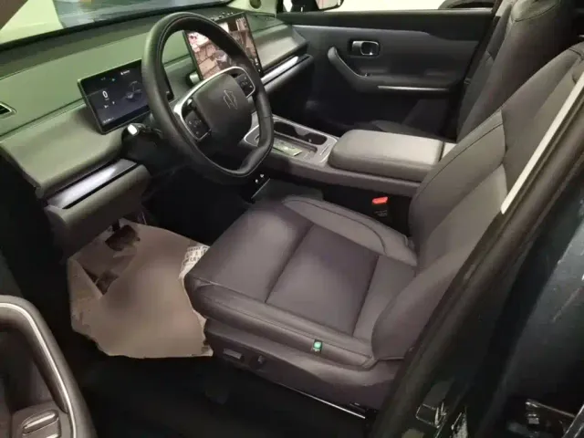 Leapmotor C10 — Фото автомобиля 14