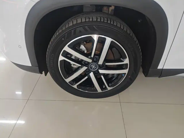 BYD Song L DM-i — Фото автомобиля 24