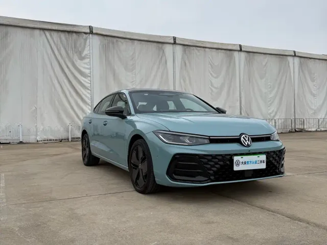 Volkswagen Passat — Фото автомобиля 3