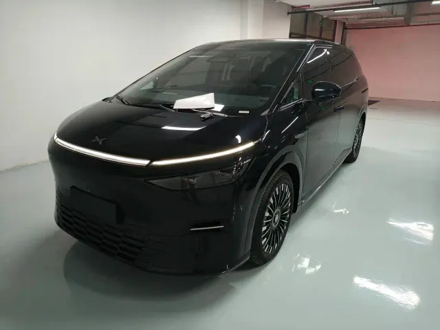 Фотография автомобиля — Xpeng X9