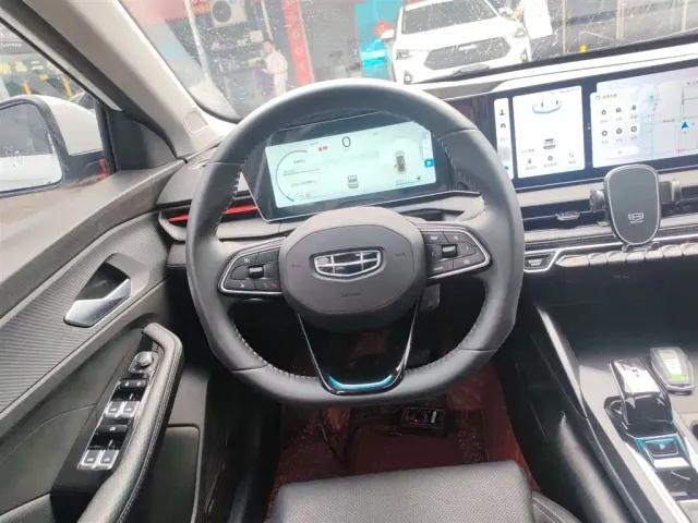 Geely Binrui — Фото автомобиля 10