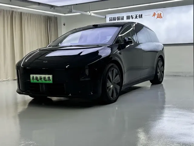 Фотография автомобиля — Li Auto i8