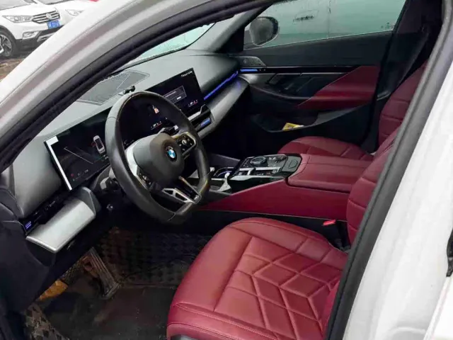 BMW 5 Series — Фото автомобиля 4