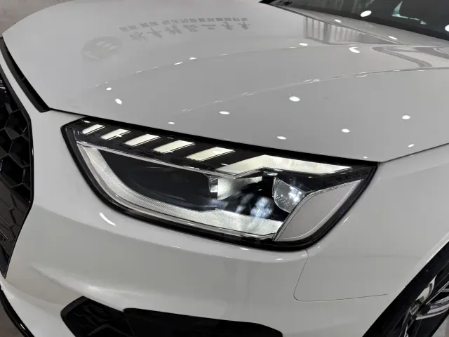 Audi A4L — Фото автомобиля 9
