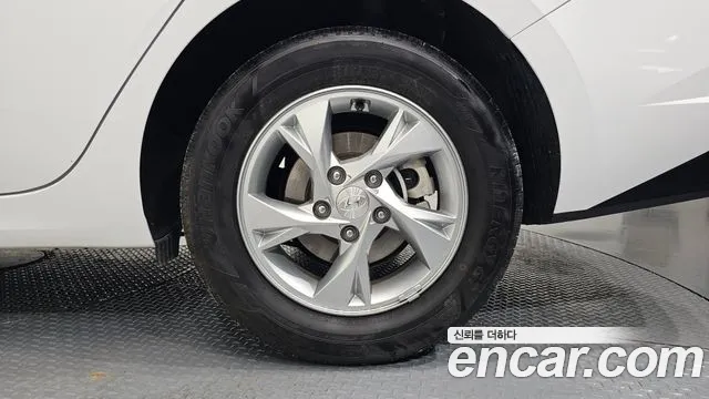 Hyundai AVANTE Avante (CN7) — Фото автомобиля 20