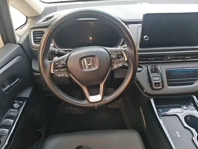 Honda Elysion — Фото автомобиля 10