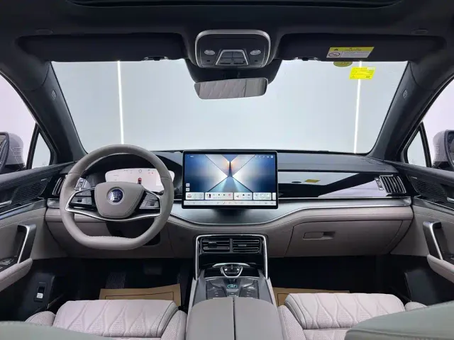 BYD Tang — Фото автомобиля 21