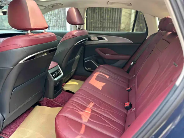 Hongqi H5 — Фото автомобиля 6