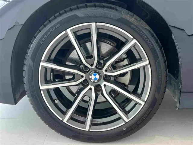 BMW 3 Series — Фото автомобиля 13