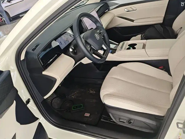 BYD Qin L — Фото автомобиля 14
