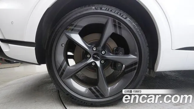 Genesis GV70 — Фото автомобиля 10