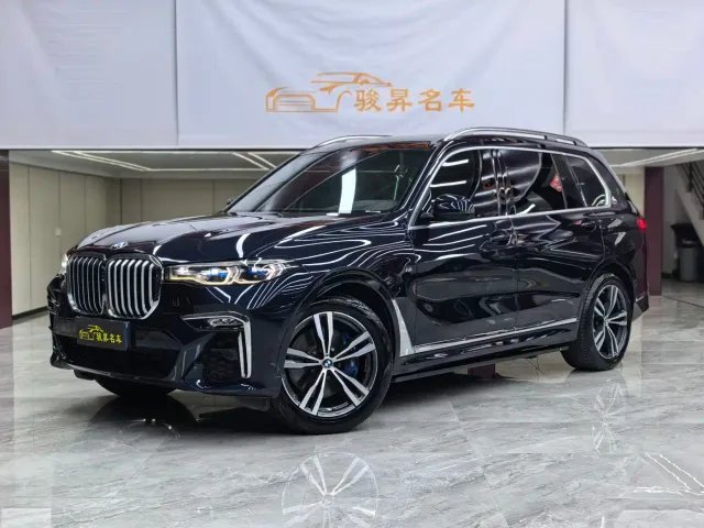 Фотография автомобиля — BMW X7