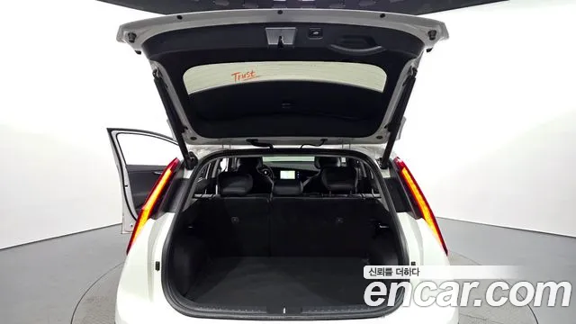 Kia Niro The All New — Фото автомобиля 24