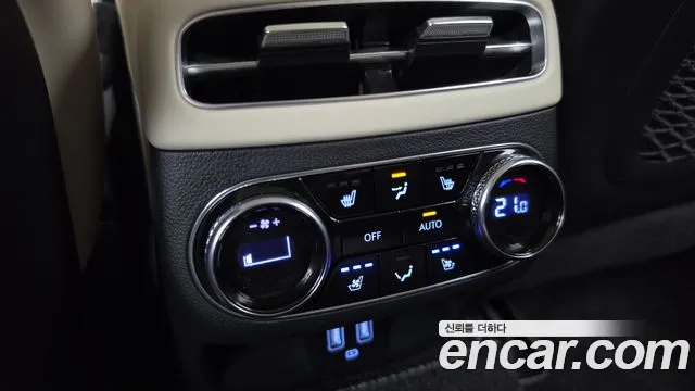 Genesis GV70 2.5T Бензин AWD — Фото автомобиля 3
