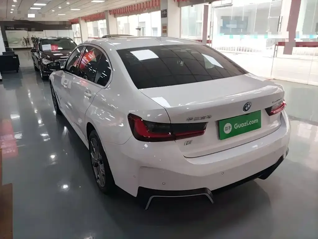 BMW BMW i3 2022 eDrive 35 L — Фото автомобиля 4