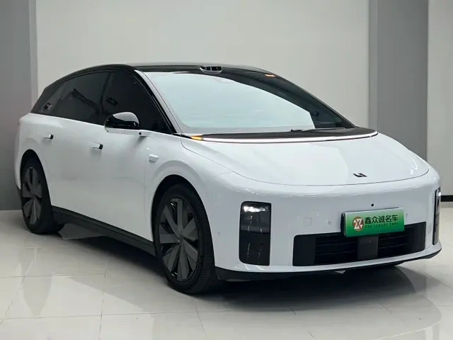 Li Auto i6 — Фото автомобиля 2