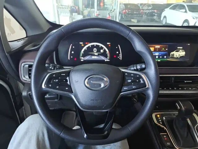 GAC Trumpchi M6 — Фото автомобиля 10