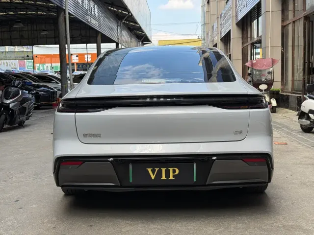 Geely Galaxy E8 — Фото автомобиля 8
