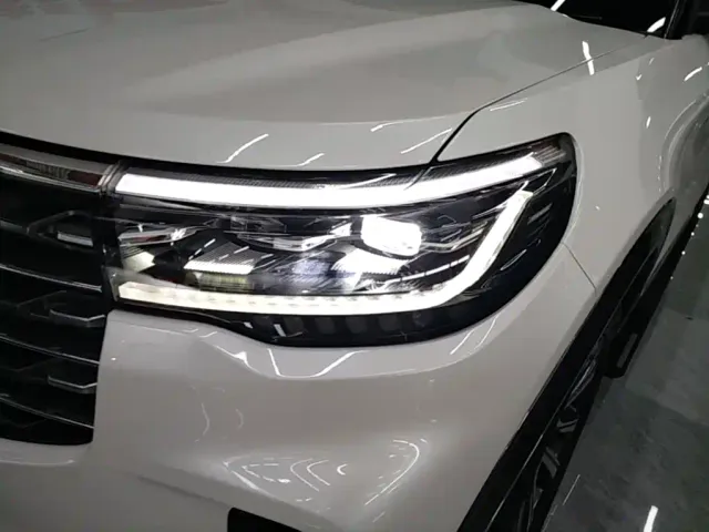Ford Explorer — Фото автомобиля 23