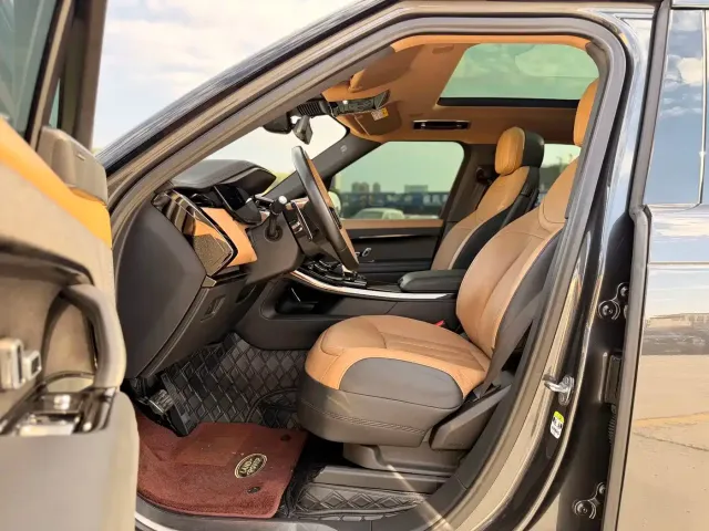 Land Rover Range Rover Sport — Фото автомобиля 6