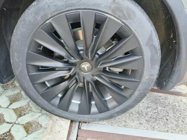 Tesla Model Y — Фото автомобиля 7