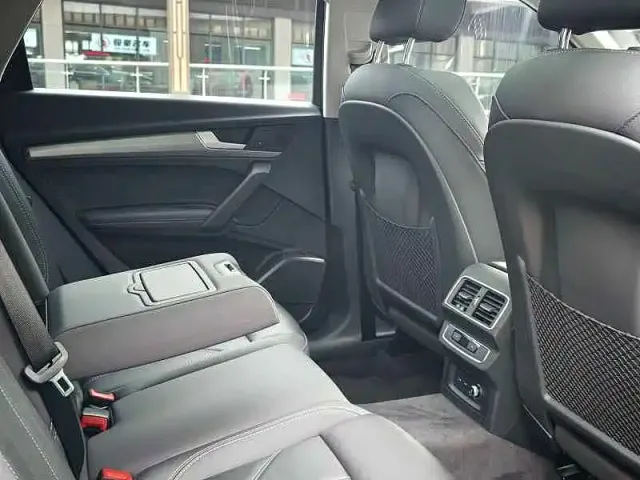 Audi Q5L — Фото автомобиля 12