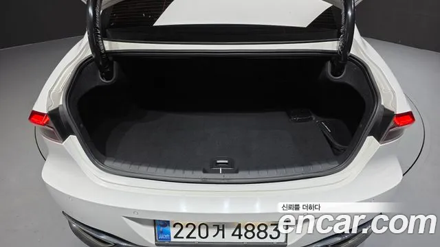 Hyundai Grandeur Новый Grandeur IG 3.0 LPi (Для проката) — Фото автомобиля 20