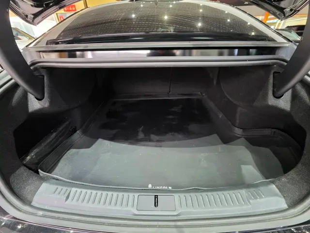 Lincoln Z — Фото автомобиля 16